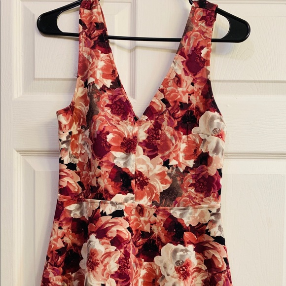 Dress - Picture 3 of 3